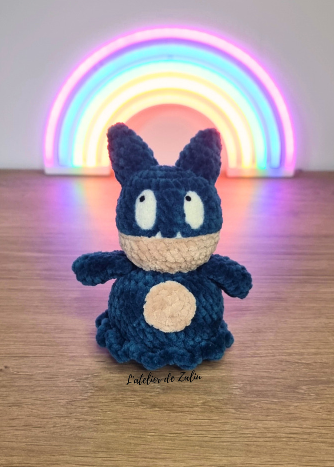Crochet needle felting laine cardée Munchlax goinfrex pokemon pokedex pokeball fait main normandie l'atelier de zaliu emoji face unique petit prix petit format