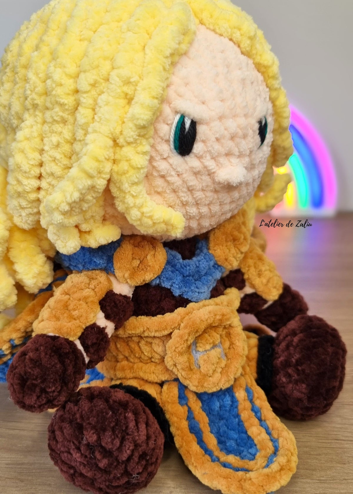 Arthas paladin wow poupée amigurumi crochet fait main piece unique normandie l'atelier de zaliu