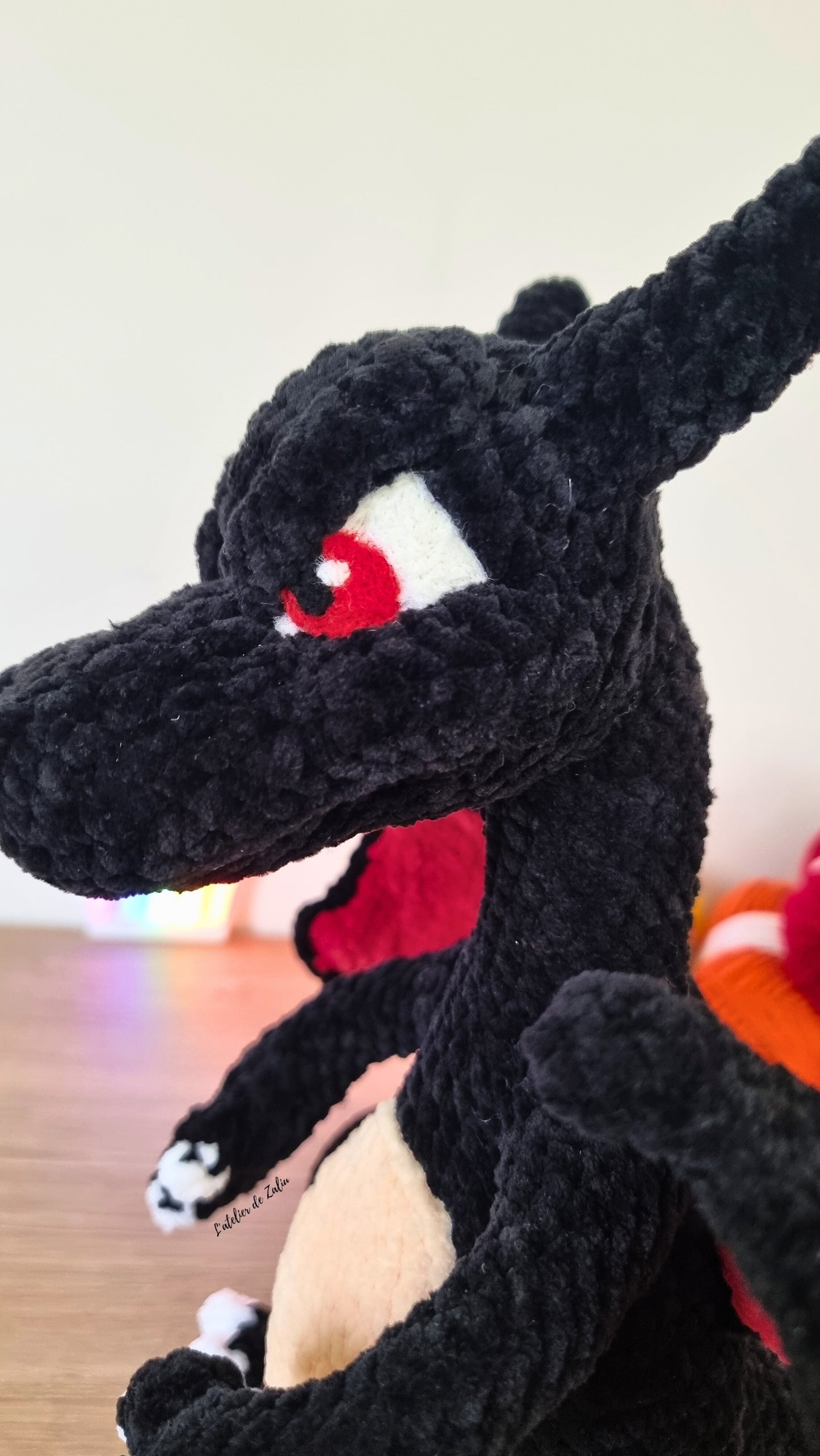 Charizard dracaufeu shiny brillant dragon noir pokemon normandie fait main pièce unique décoration pop culture