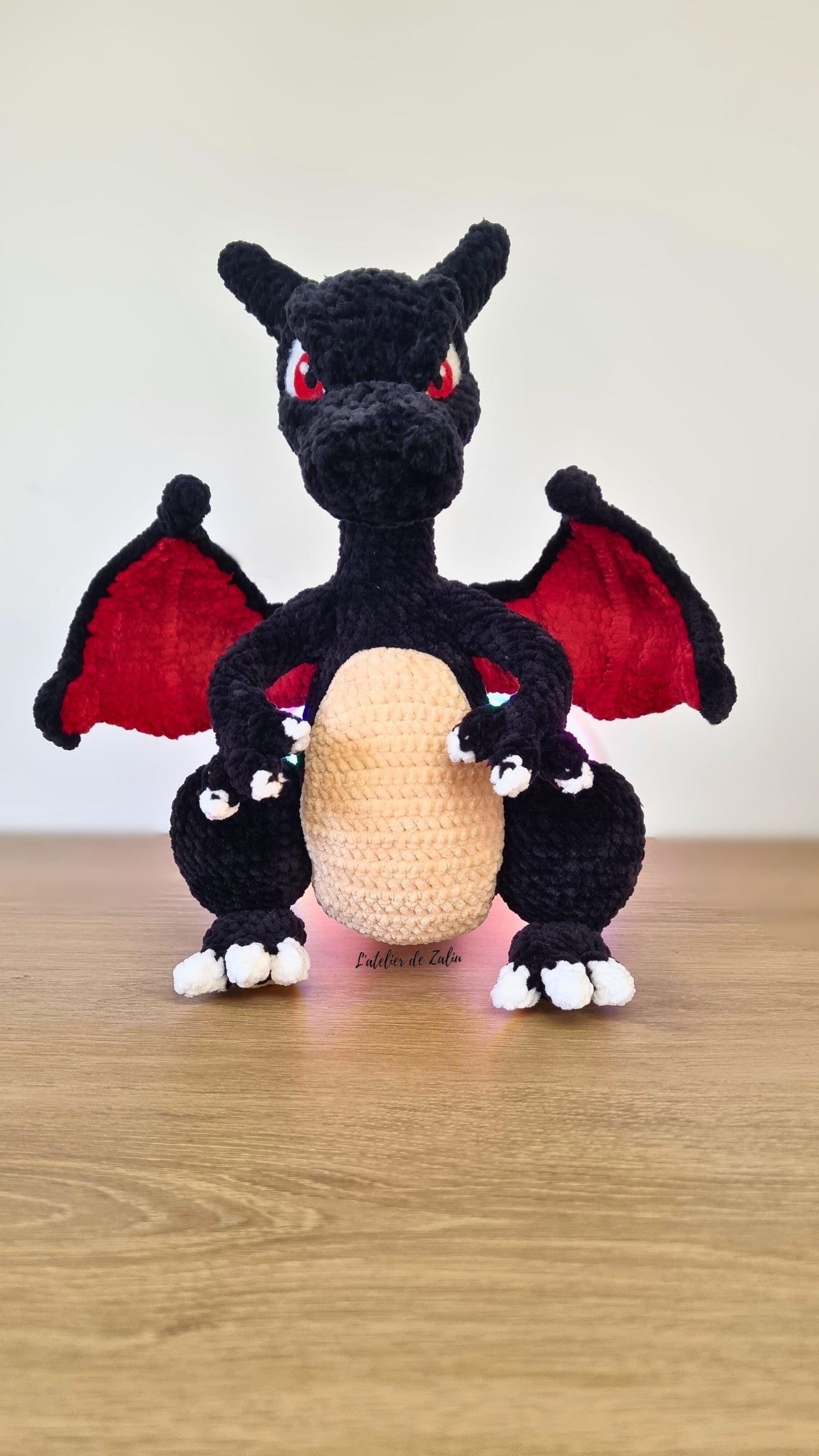 Charizard dracaufeu shiny brillant dragon noir pokemon normandie fait main pièce unique décoration pop culture