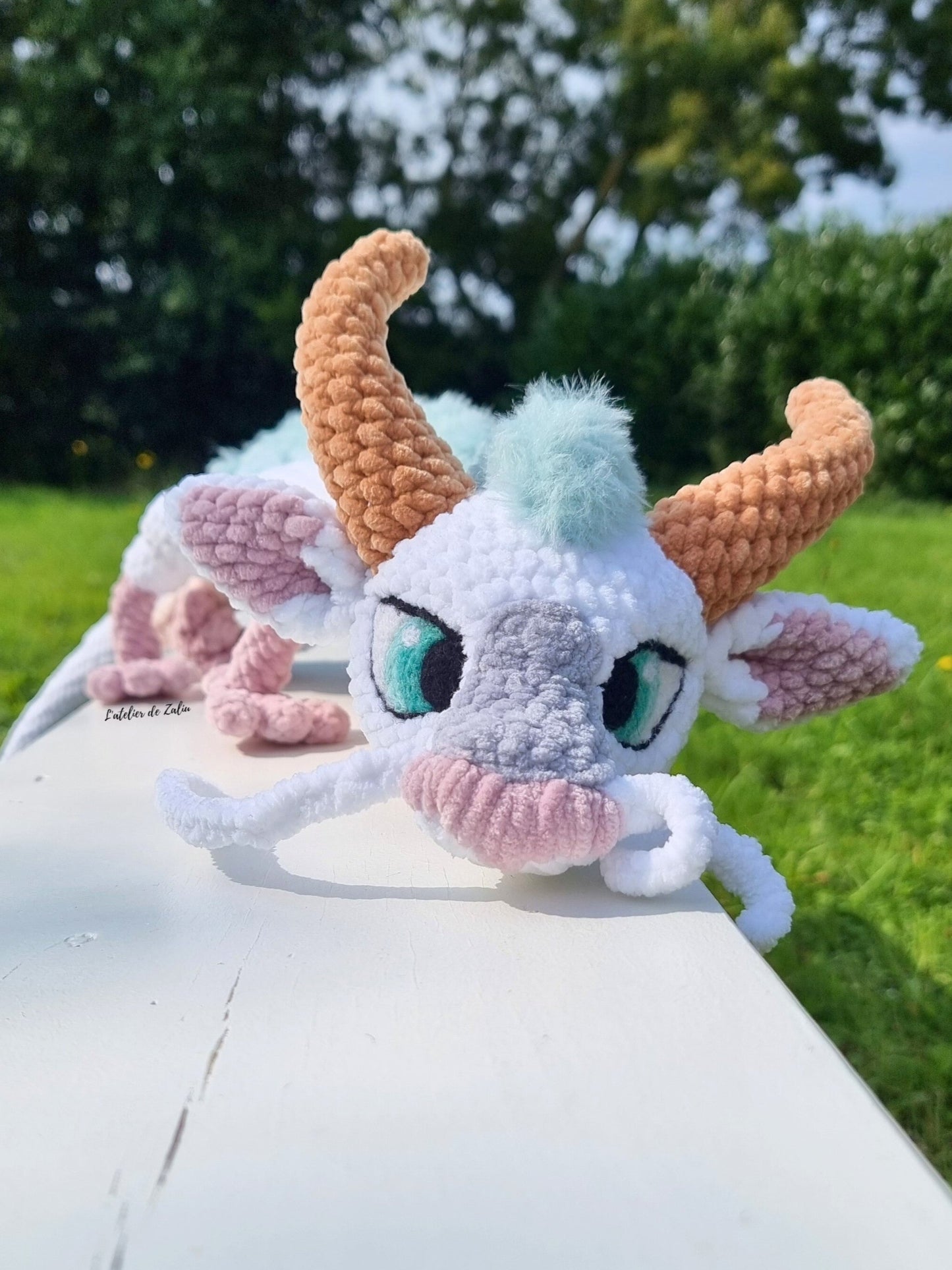 Haku ghibli peluche crochet amigurumi needle felting laine cardée fait main normandie l'atelier de zaliu pièce unique dragon doux sweet velours fausse fourrure