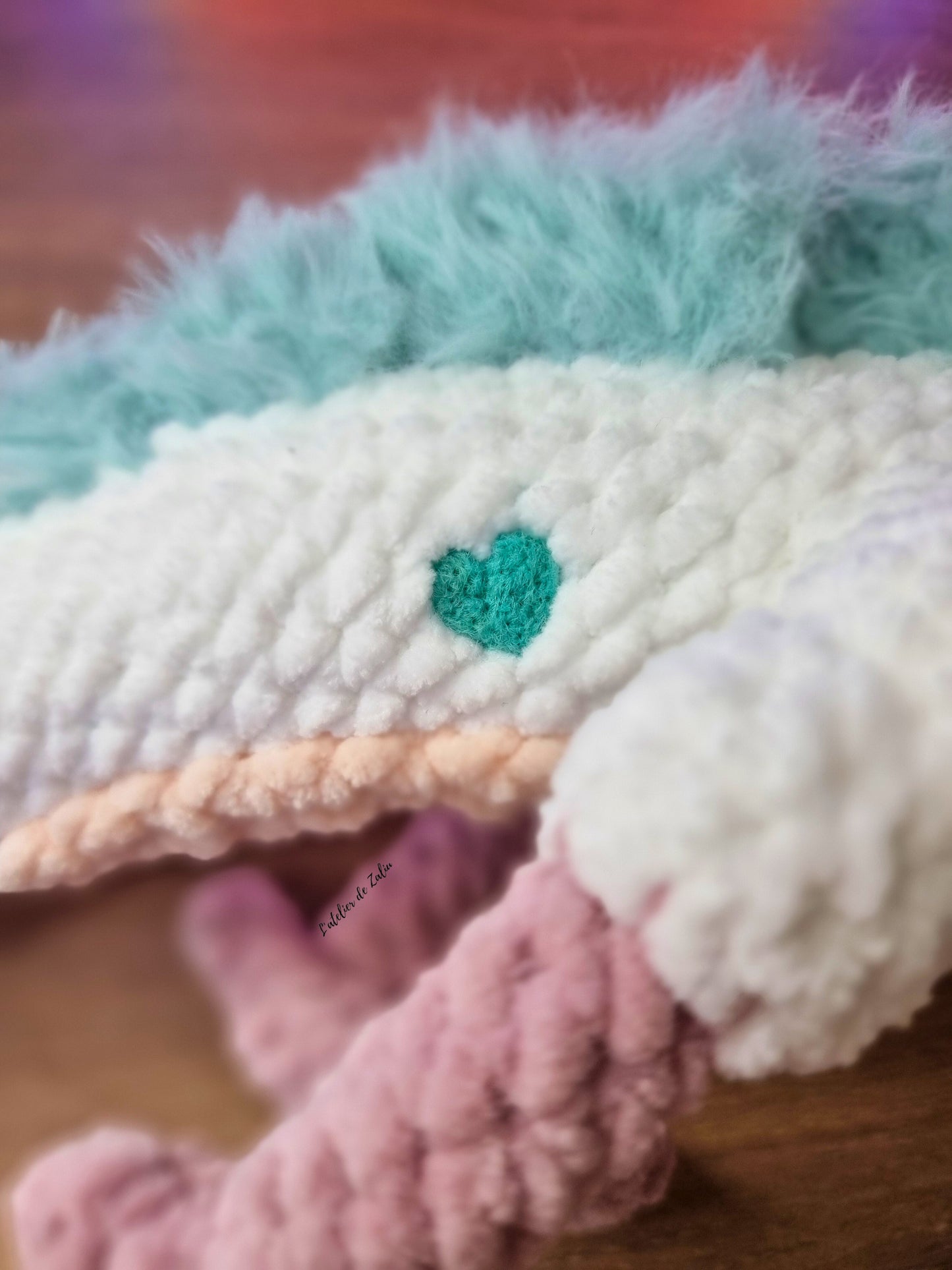 Haku ghibli peluche crochet amigurumi needle felting laine cardée fait main normandie l'atelier de zaliu pièce unique dragon doux sweet velours fausse fourrure