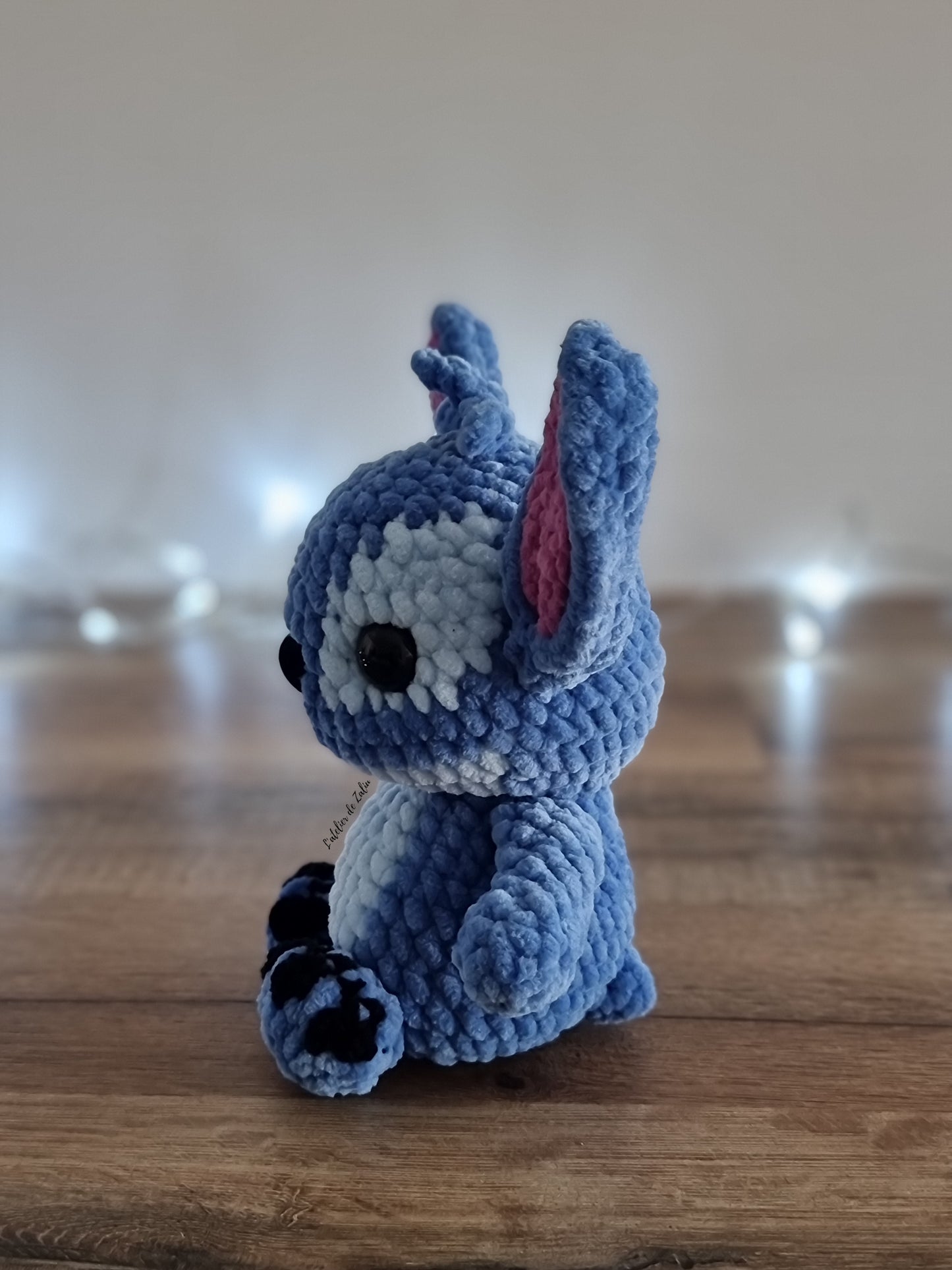 crochet amigurumi disney stitch aloha kawaii pastel colored colors couleur pastel douce mignonne sweet unique piece unique l'atelier de zaliu rose violet bleu