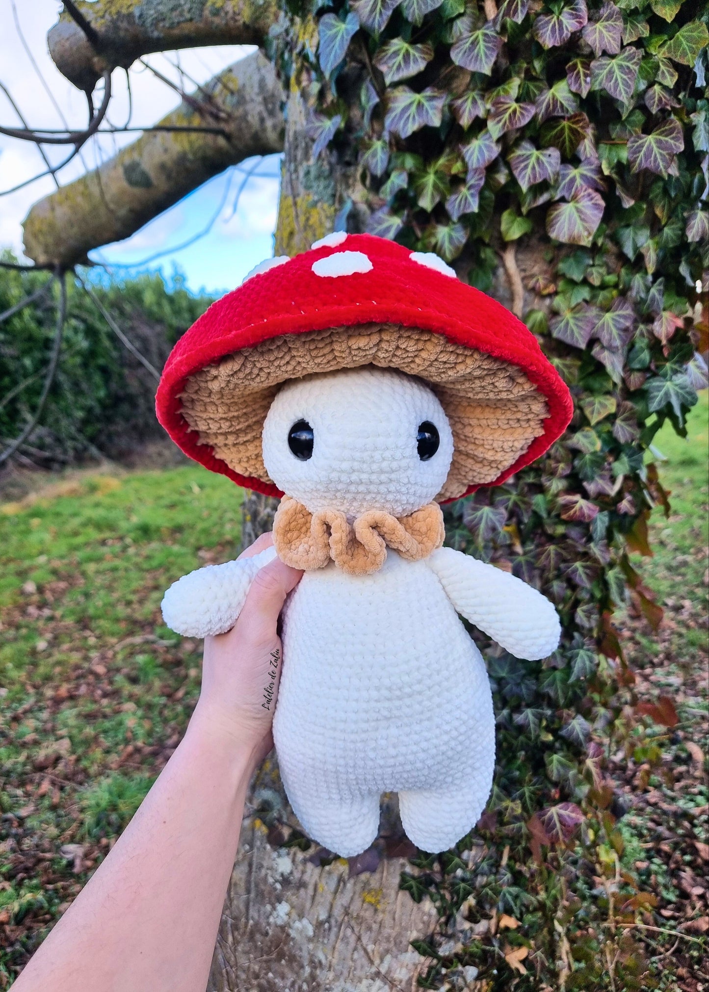 Champiguy champignon bonhomme grande peluche crochet fait main normandie piece unique amigurumi
