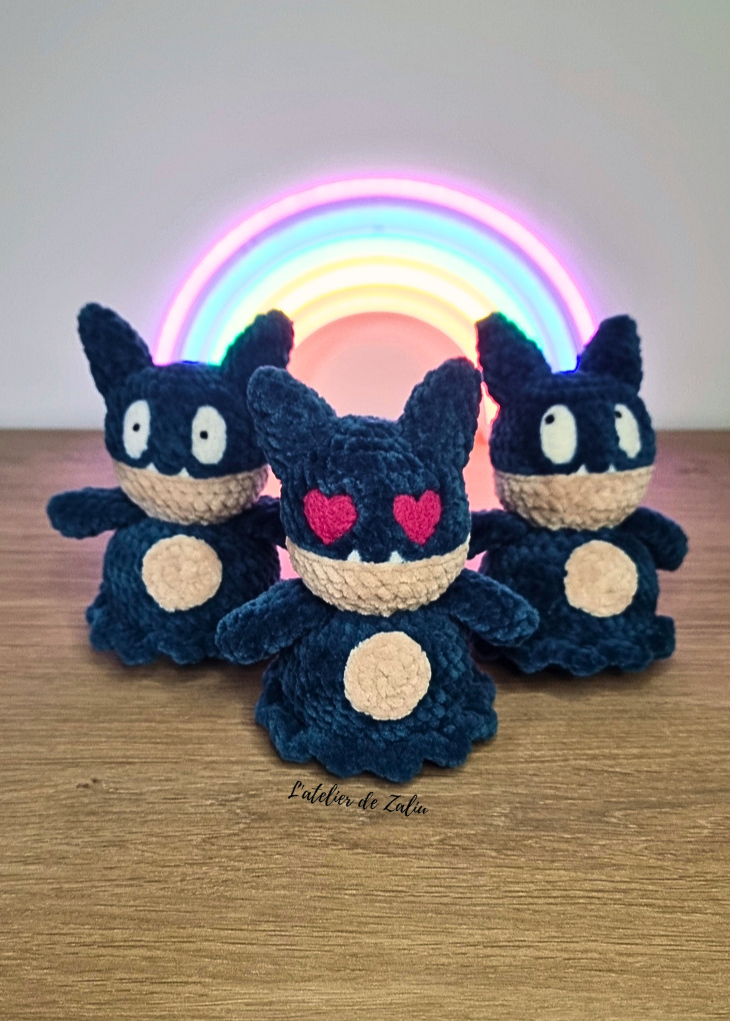 Crochet needle felting laine cardée Munchlax goinfrex pokemon pokedex pokeball fait main normandie l'atelier de zaliu emoji face unique petit prix petit format 