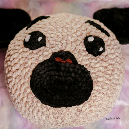 Coussin pillow pug carlin crochet pattern patron amigurumi peluche fais main france qualité normandie franckie franck le pug le carlin crocheter patron sweet doux jumbo jumboyarn