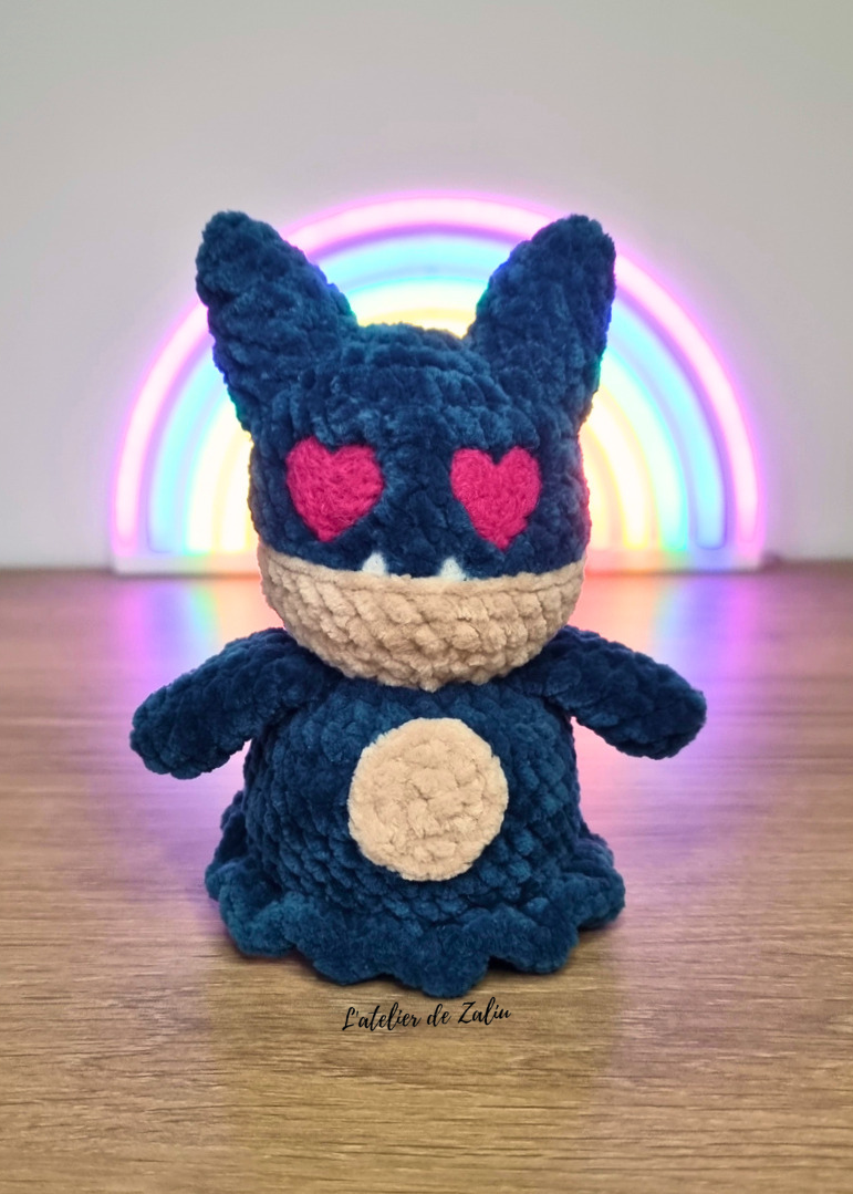 Crochet needle felting laine cardée Munchlax goinfrex pokemon pokedex pokeball fait main normandie l'atelier de zaliu emoji face unique petit prix petit format 