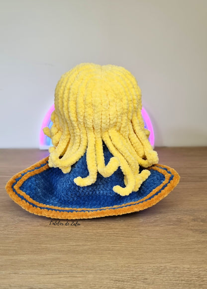 Arthas paladin wow poupée amigurumi crochet fait main piece unique normandie l'atelier de zaliu 