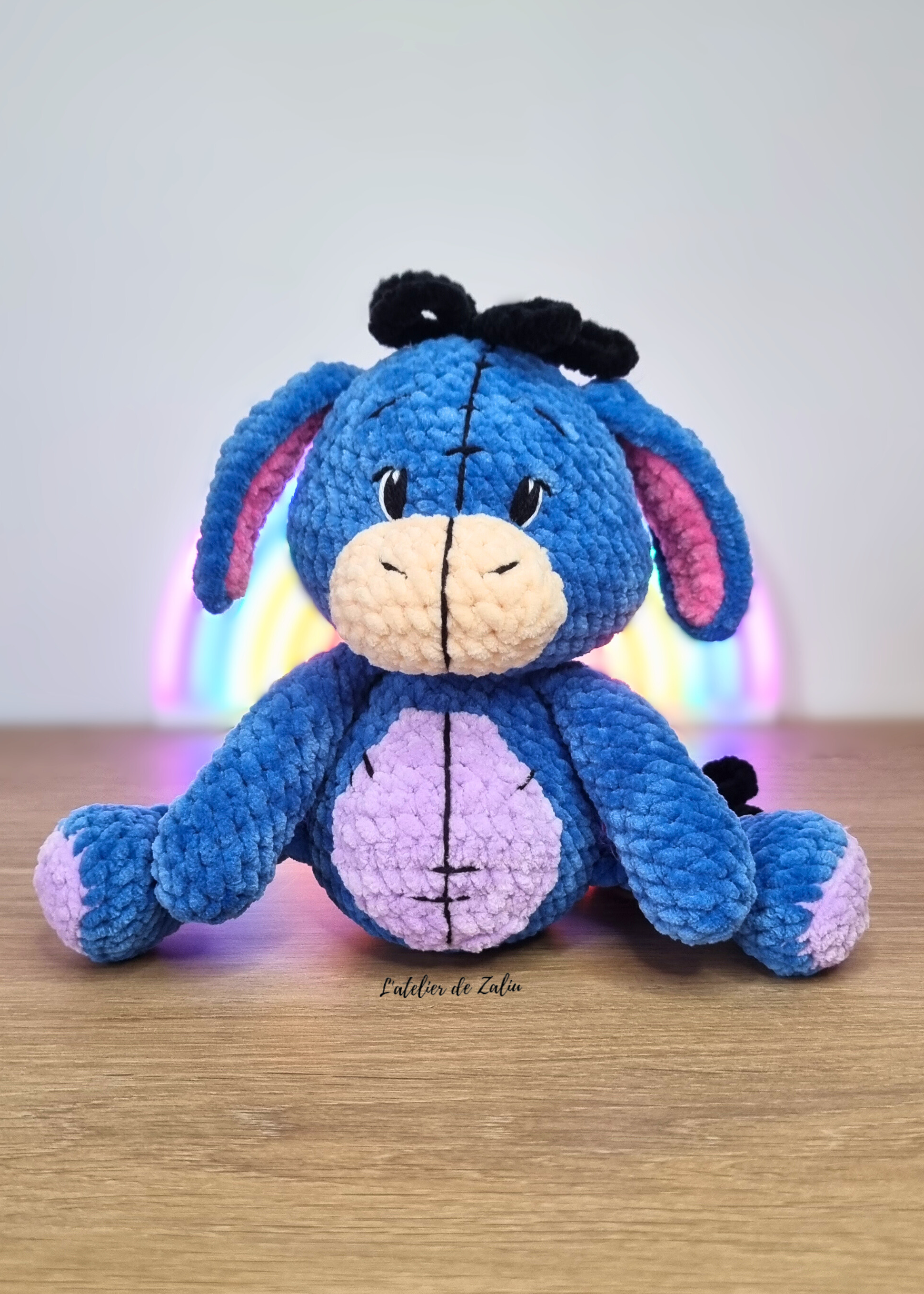 Bourriquet disney peluche crochet artisanale inspiration âne winnie l'ourson normandie l'atelier de zaliu pièce unique