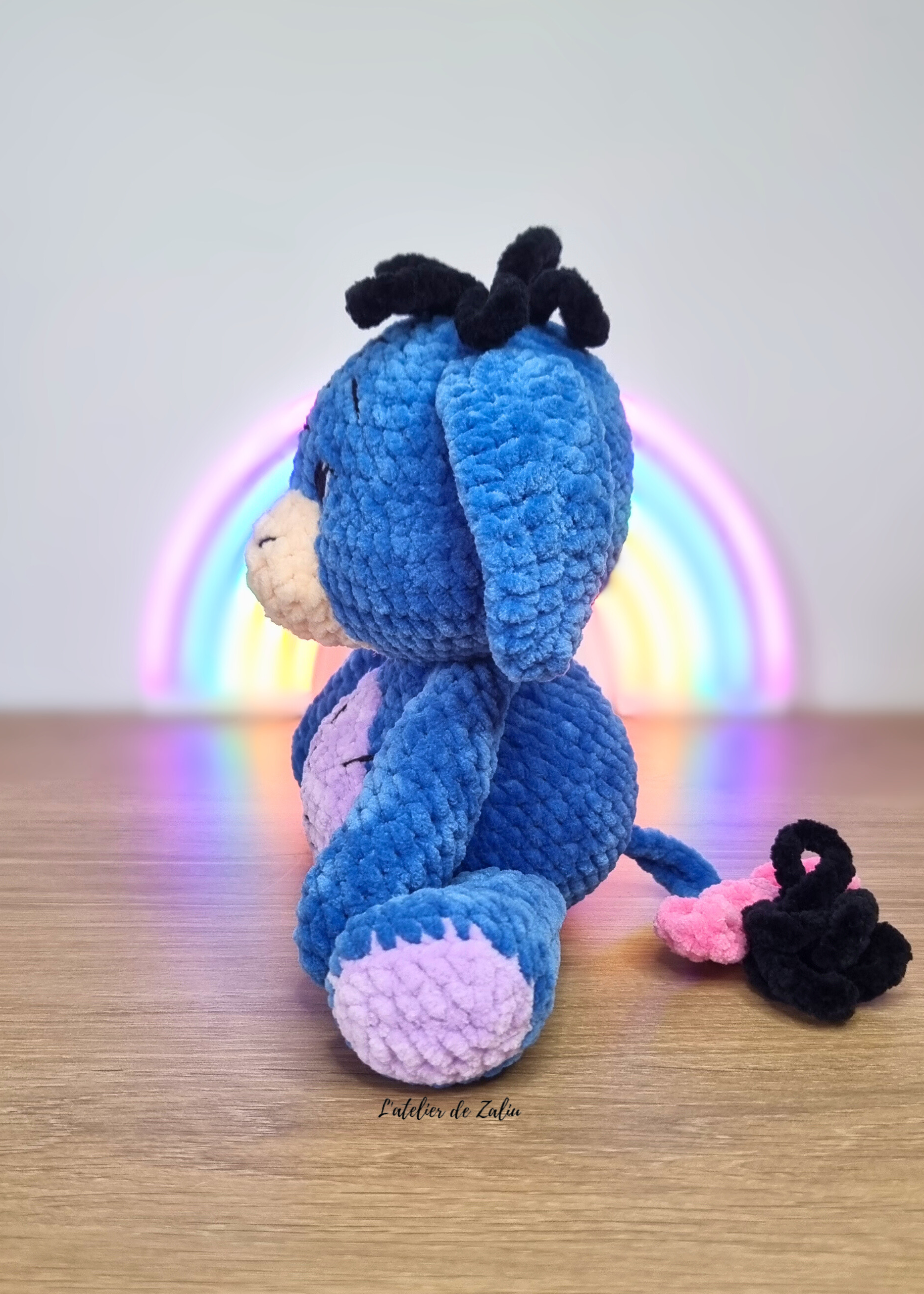 Bourriquet disney peluche crochet artisanale inspiration âne winnie l'ourson normandie l'atelier de zaliu pièce unique