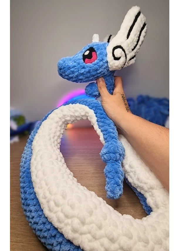 Draco Dragonair pokemon crochet fait main normandie qualité française pont-audemer l'atelier de zaliu peluche needle felting laine cardée oeko-tex certifié