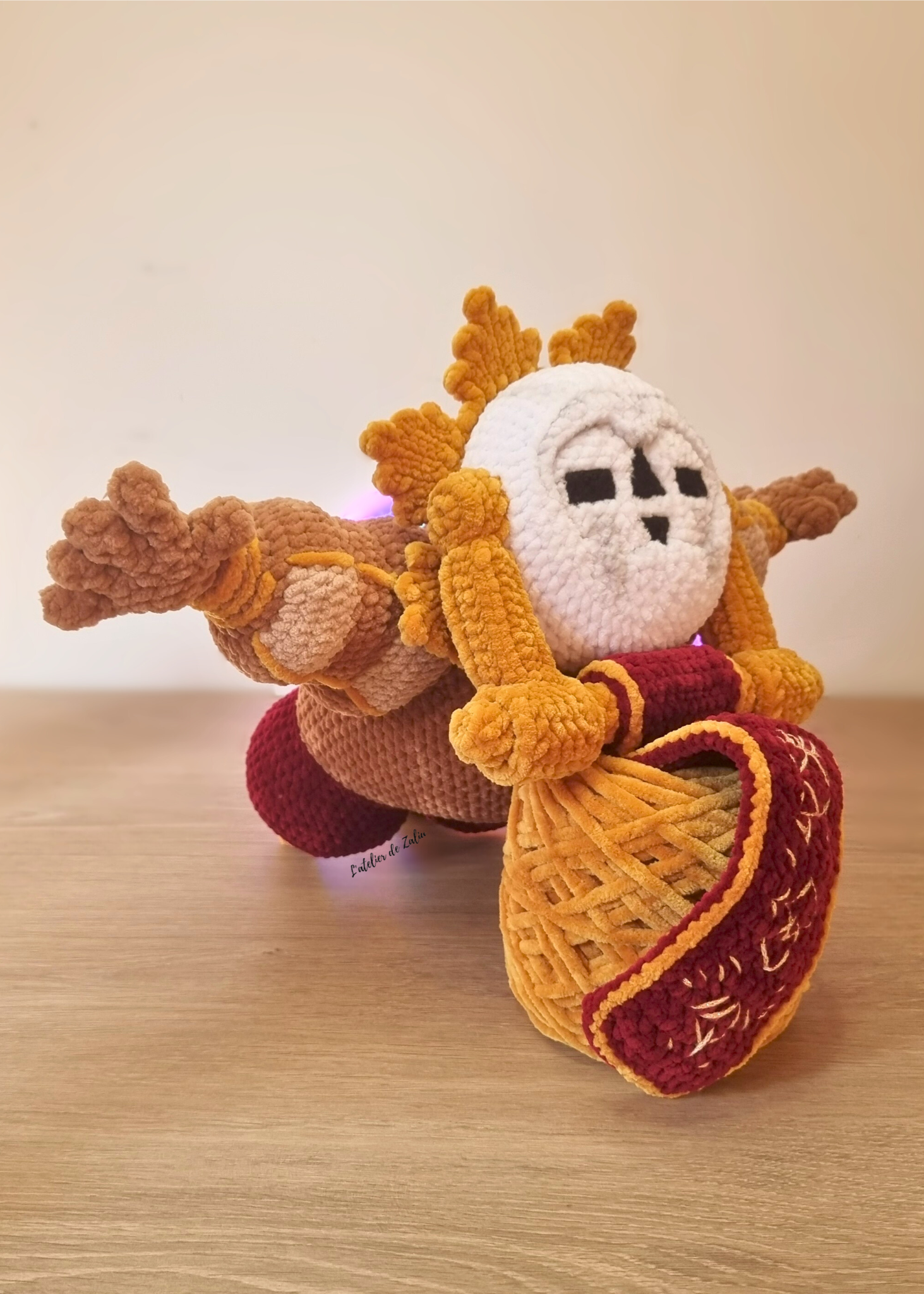 Esquie Clair obscur expedition 33 jeu video peluche piece unique handmade fait main l'atelier de zaliu crochet amigurumi chibi sandfall studio kepler