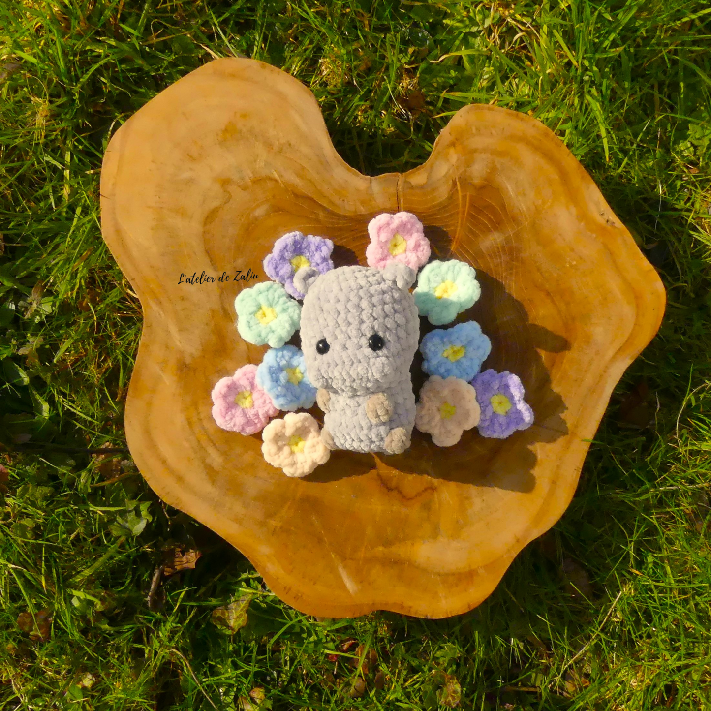 Animaux peluches plushies crochet amigurumi plushie laine velours yarn himalaya dolphin baby premier parfait chunky doux sweet animaux de poche pocket animals pocket monster l'atelier de zaliu zaliu atelier singe girafe rhinocéros tigre lion hippopotame éléphant renard tortue