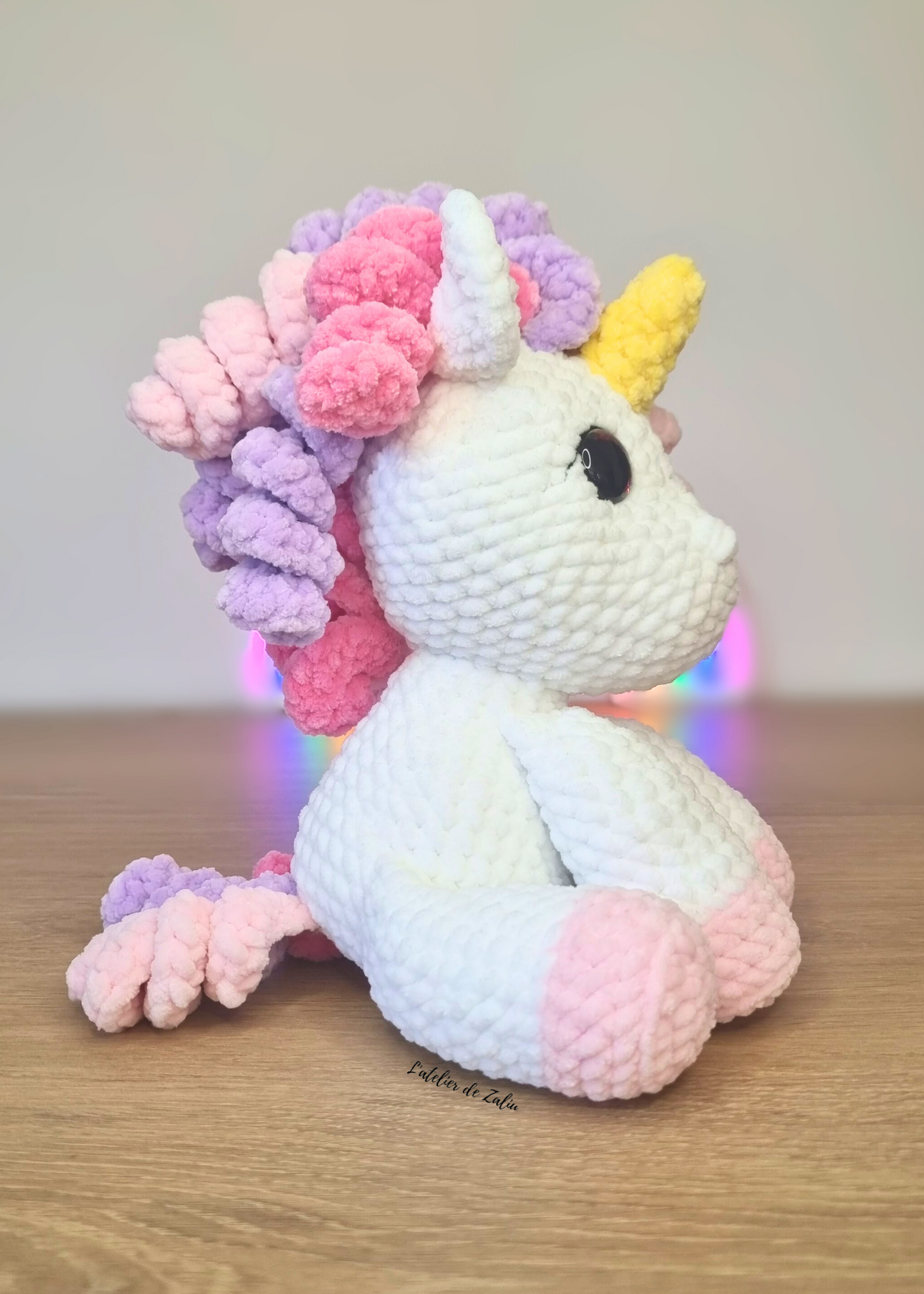 Licorne unicorn crochet amigurumi plushie peluche fait main normandie pont-audemer commande sur mesure fantastique féerique unique l'atelier de zaliu