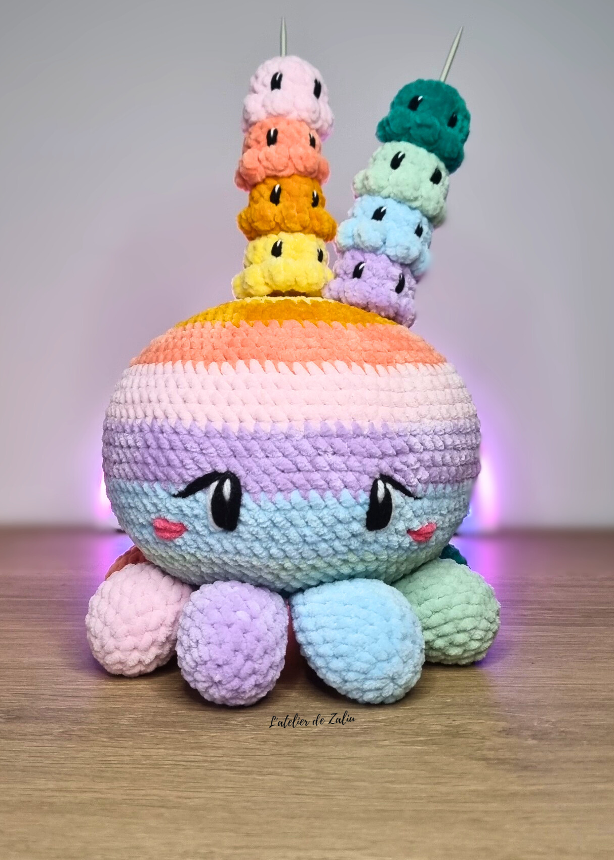 Maman poulpe et ses bébés peluches faites mains interactives Normandie L'atelier de Zaliu modèle unique grand format amigurumi crochet 