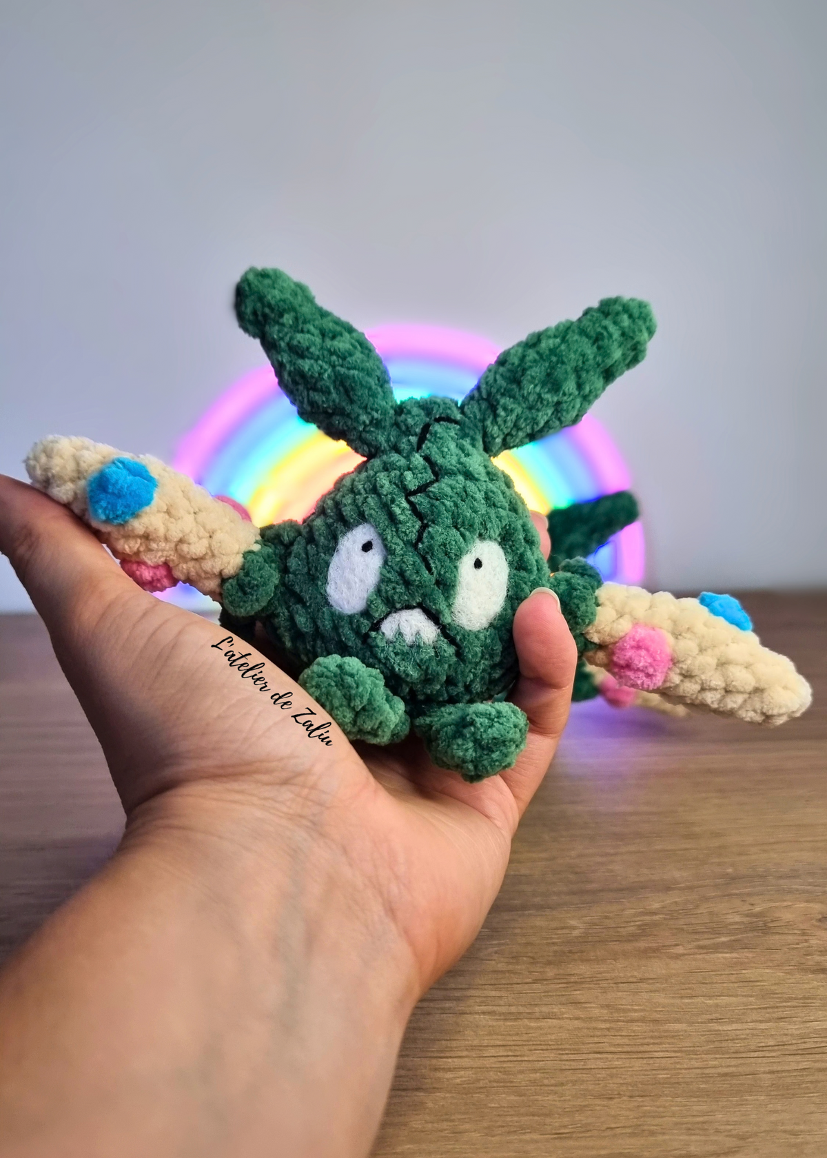 Pokemon poubelle miamiasme sac poubelle monstre de poche fait main normandie needle felting piquage à l'aiguille laine cardée crochet fil chenille fait à la main le havre l'atelier de zaliu