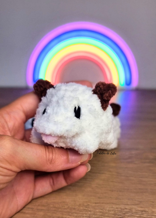 Poro league of legends fait main peluche crochet brodé tire la langue pièce unique artisanal artisan normandie le havre pont audemer honfleur atelier de zaliu