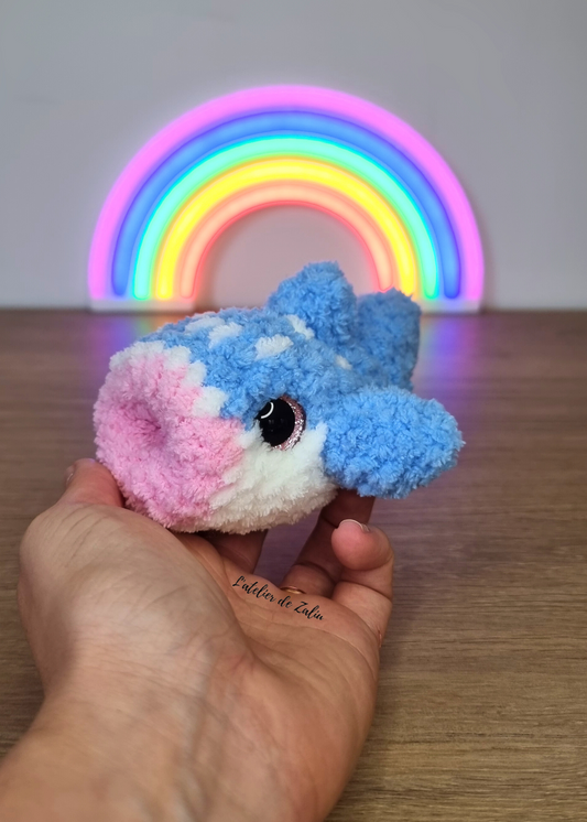 Requin baleine en crochet peluche unique faite à la main laine semi fluffy douce épaisse amigurumi normandie