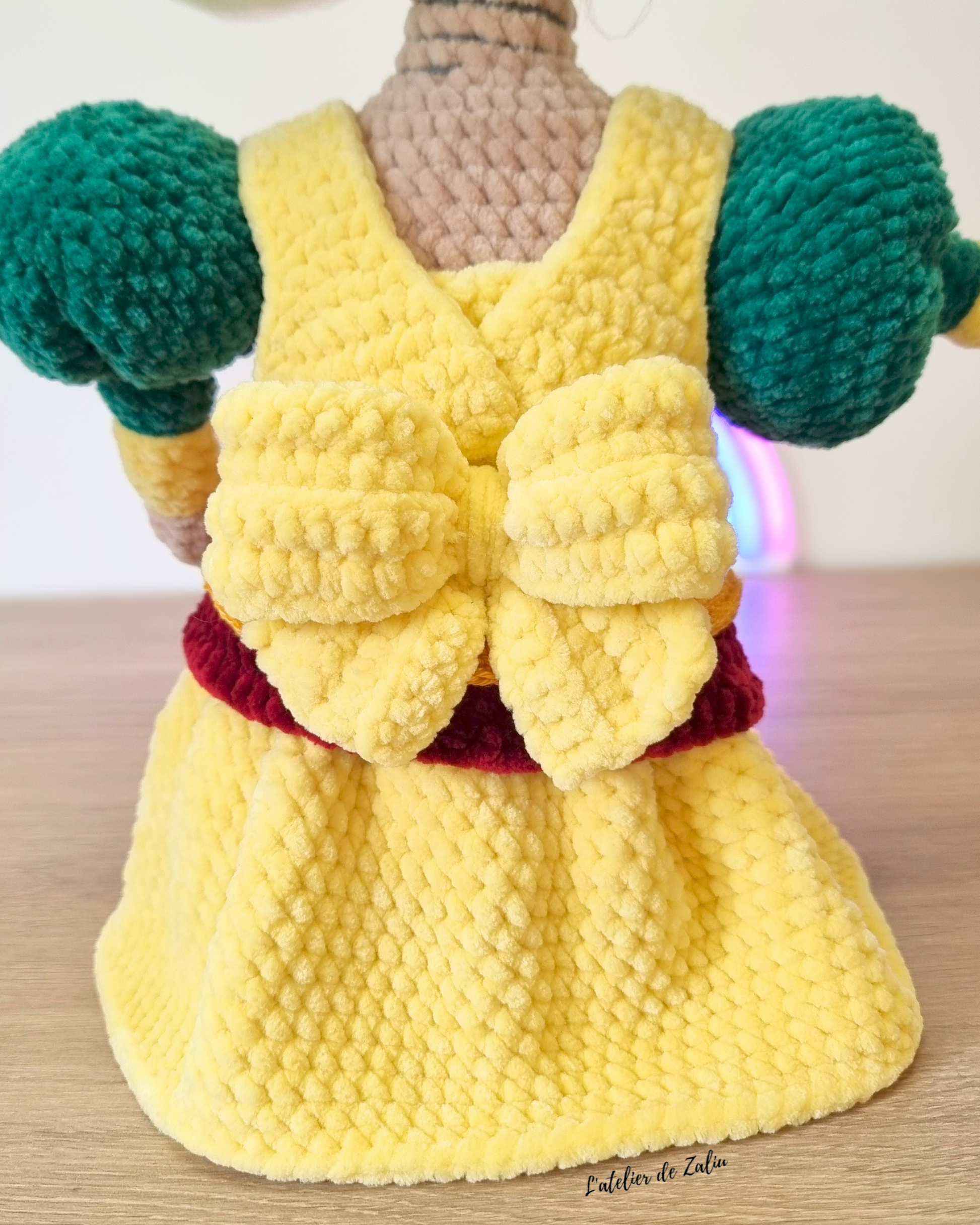 Sirene axon clair obscur expedition 33 peluche fait main normandie crochet l'atelier de zaliu