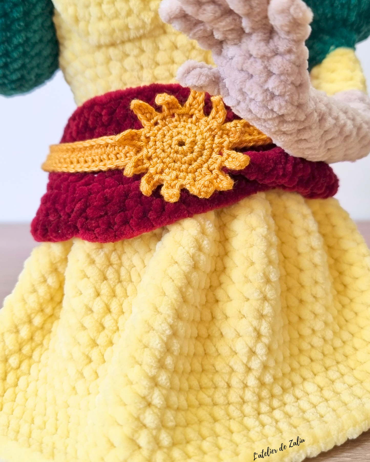 Sirene axon clair obscur expedition 33 peluche fait main normandie crochet l'atelier de zaliu