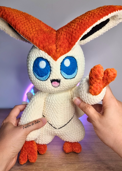 Victini pokemon crochet needle felt felting piece unique fait main normandie Le havre Pont-Audemer Honfleur artisanale qualité certifiée orange blanc bleu grand modèle