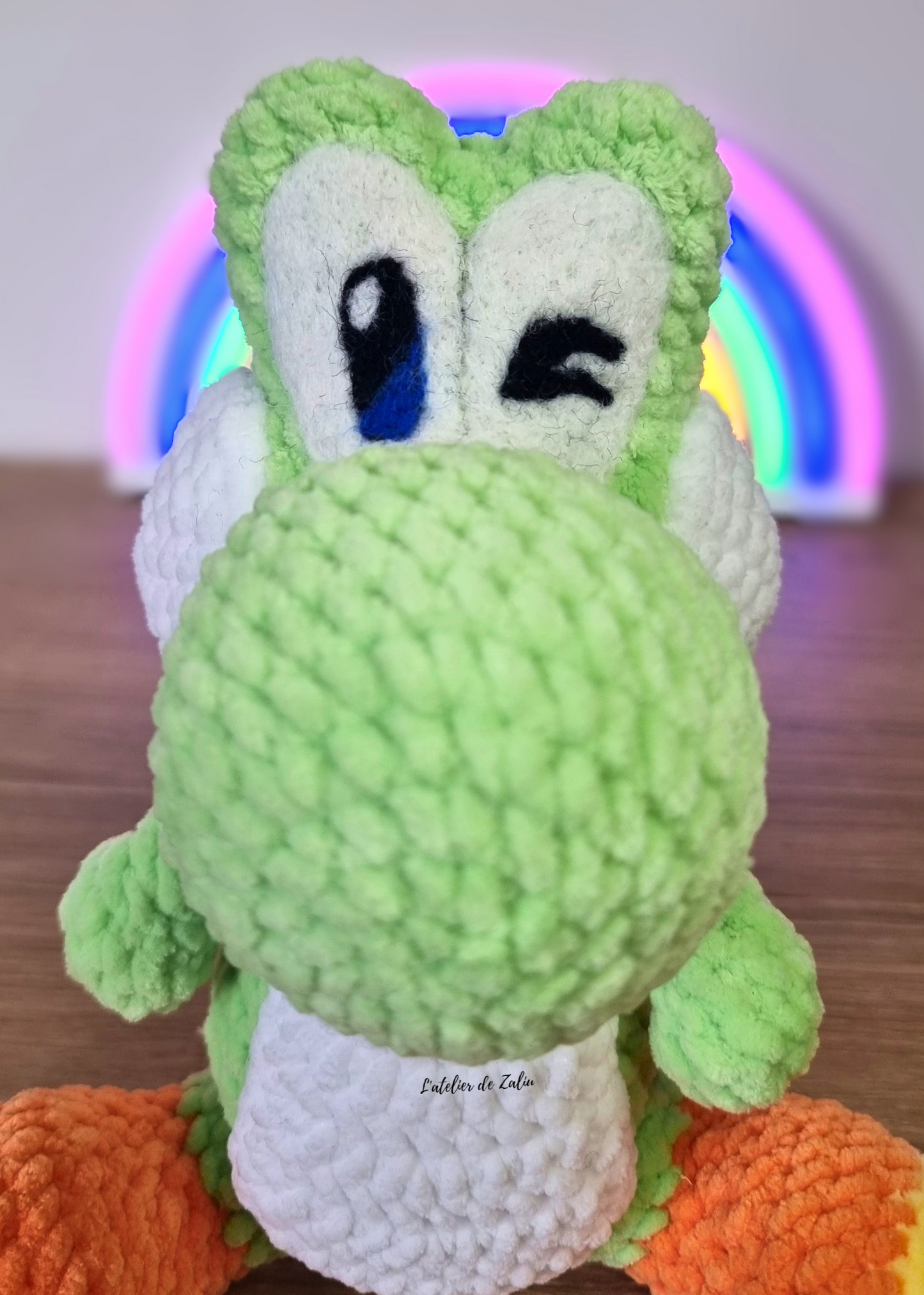 yoshi dinosaure vert crochet needle felting personnalisé sur mesure fait main normandie peluche pont-audemer l'atelier de zaliu 