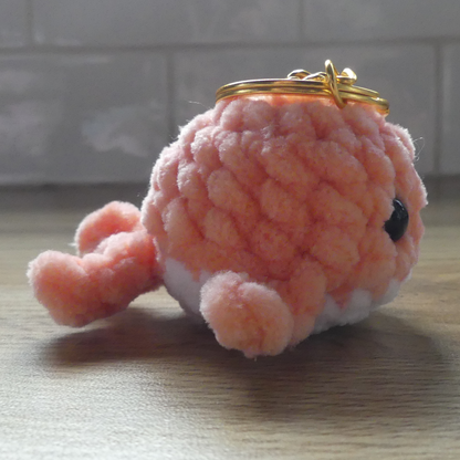 Baleine saumon porte clef amigurumi crochet