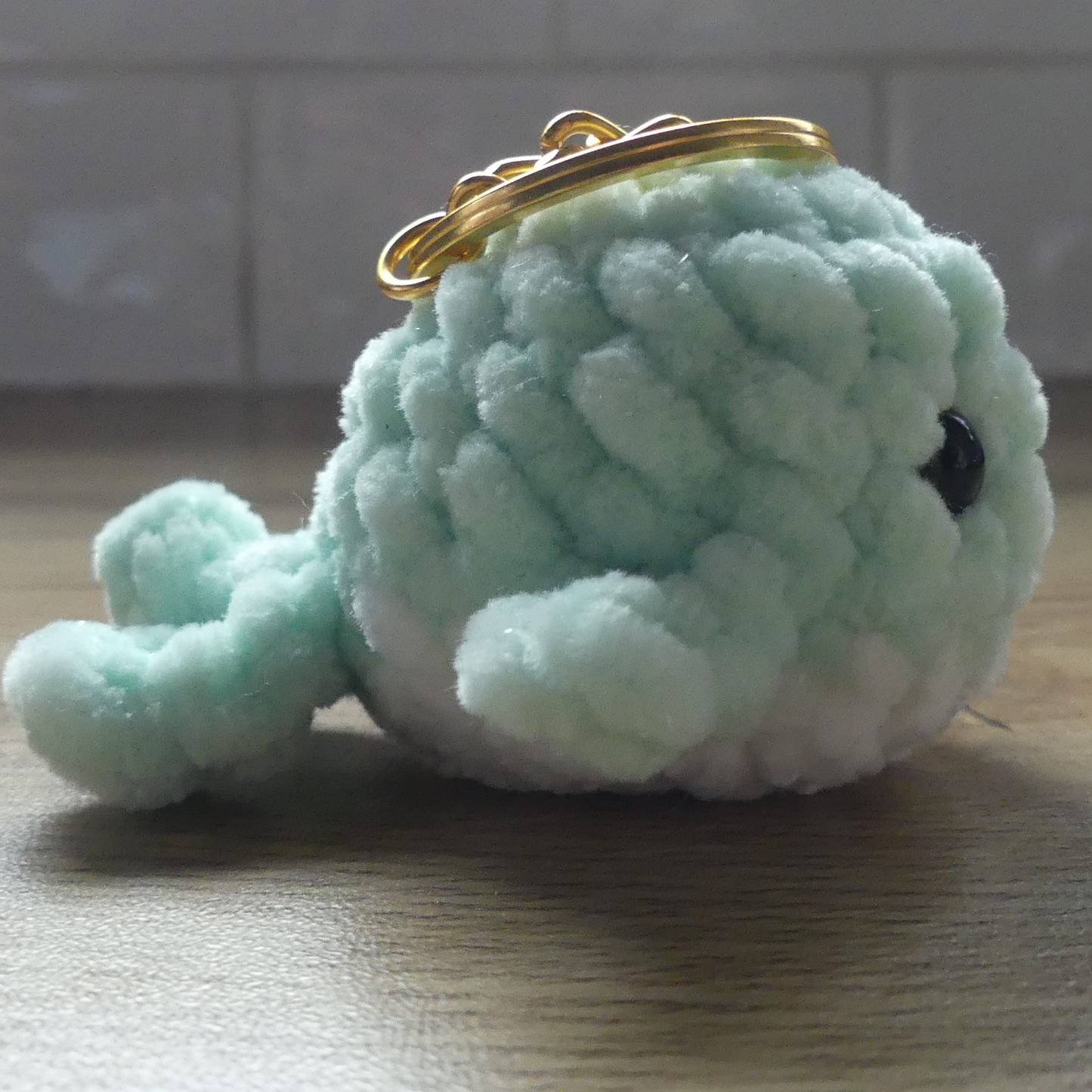 Baleine verte porte clef amigurumi crochet