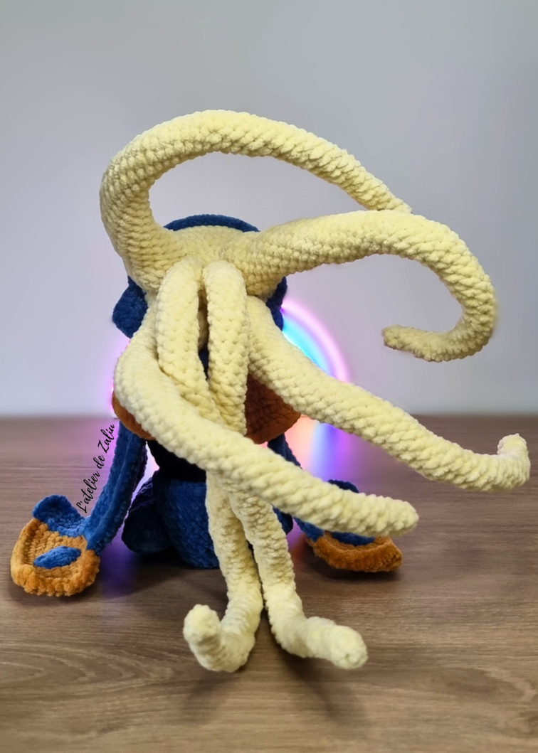 Mio memories in orbit crochet pattern unique fait main sur mesure normandie le havre pont audemer needle felting atelier de zaliu articulé sans armature, fil de fer cheveux mecanique