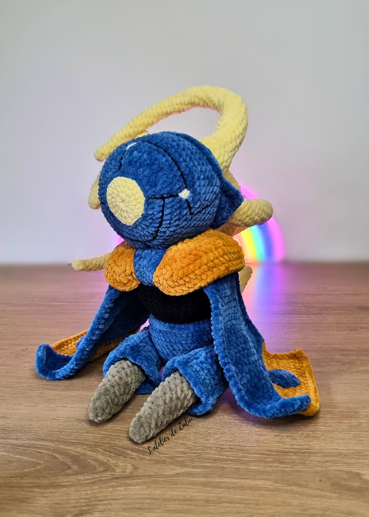 Mio memories in orbit crochet pattern unique fait main sur mesure normandie le havre pont audemer needle felting atelier de zaliu articulé sans armature, fil de fer cheveux mecanique