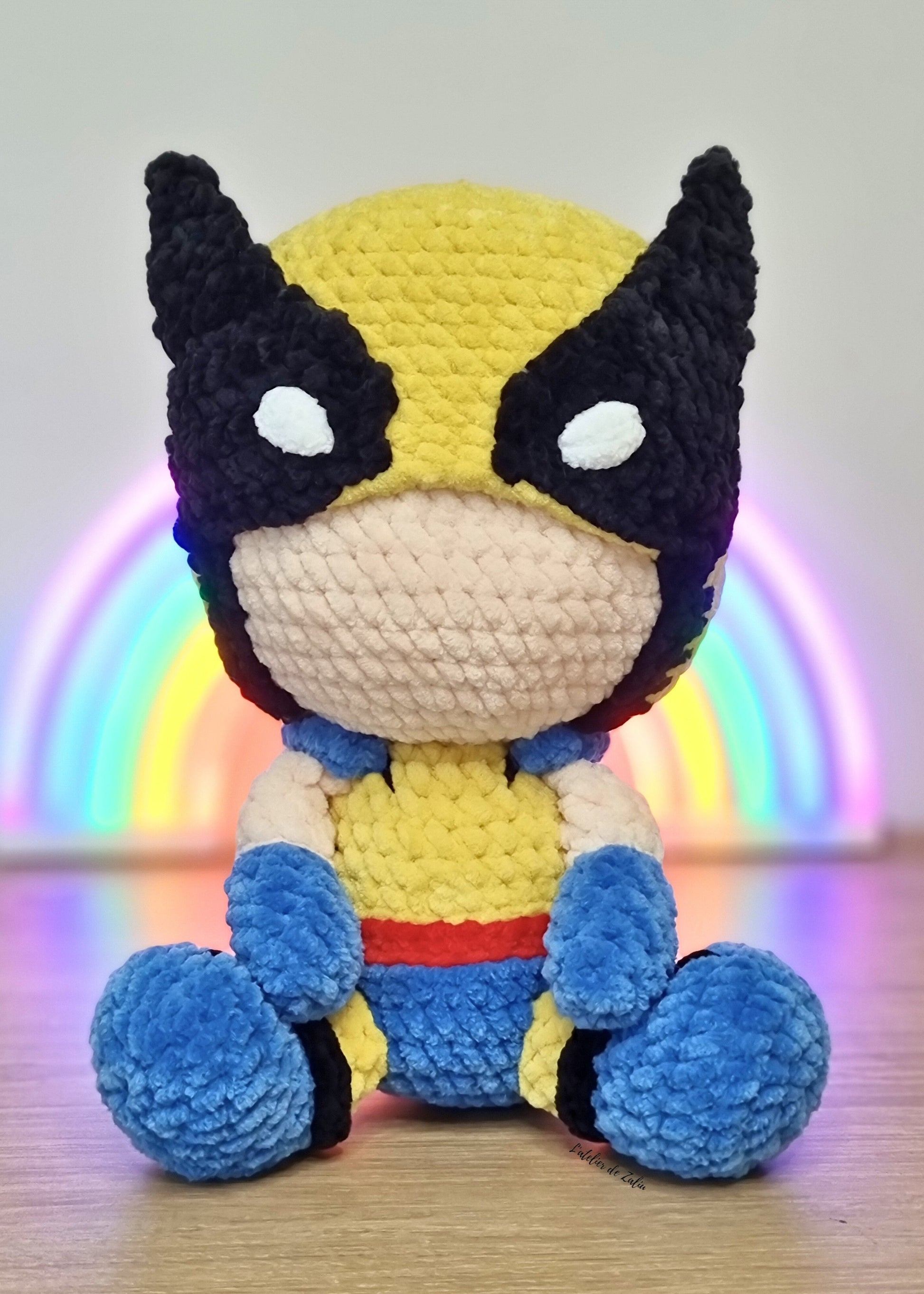 wolverine et deadpool crochet plushie peluche poupée doll amigurumi handmade fait main marvel comics disney normandie france l'atelier de zaliu